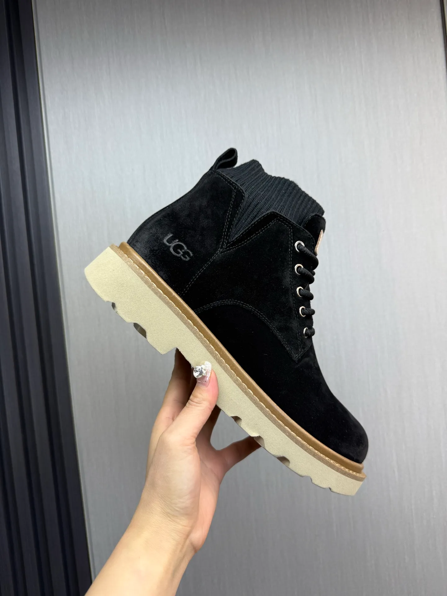 Factory price 640💰 [UGG] Men's hot winter warm boots🐑Simple and fashionable design, cowhide➕comfortable and warm wool lining. Soft and comfortable to wear, good warmth retention, and excellent foot feel. Regular size 38-45
